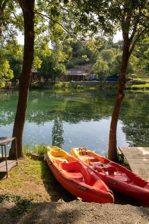 River Huts Zrmanja Обровац Экстерьер фото