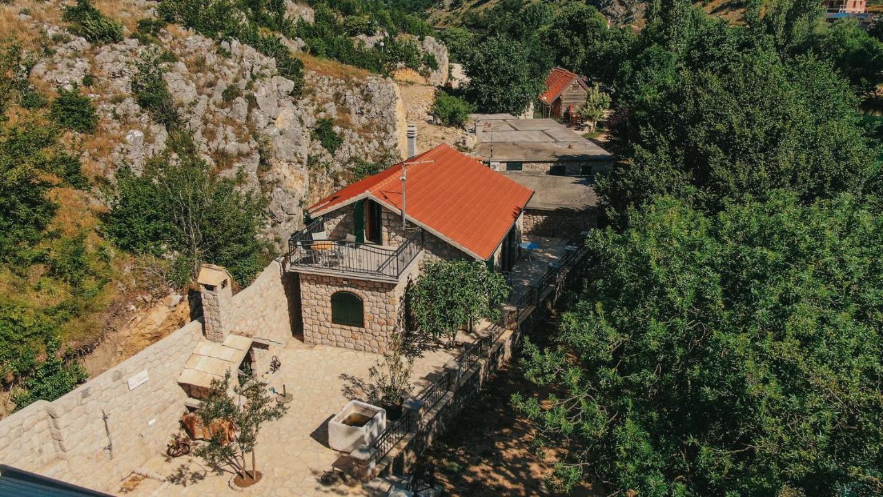 River Huts Zrmanja Обровац Экстерьер фото