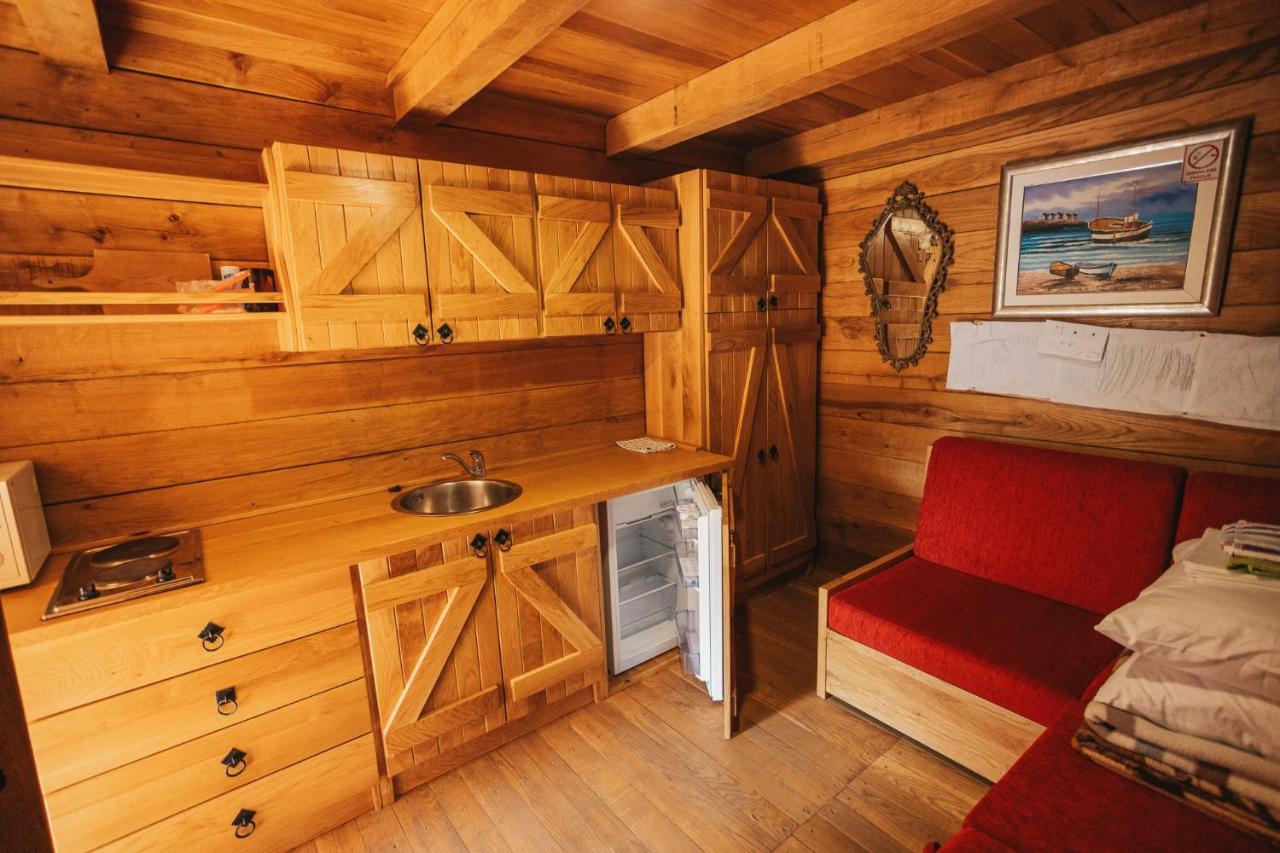 River Huts Zrmanja Обровац Экстерьер фото
